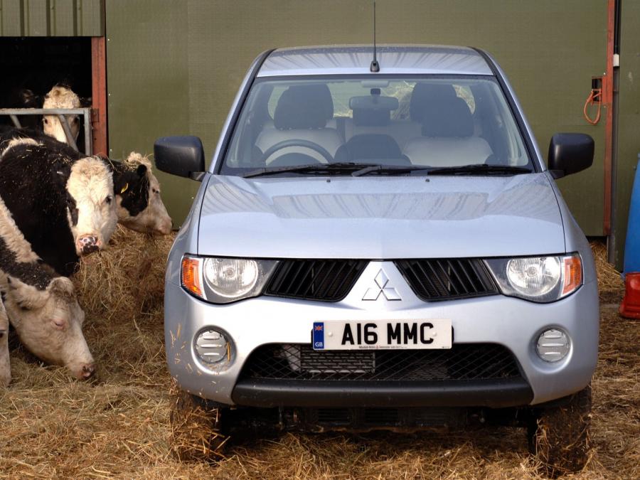  Mitsubishi L200 4Work Double Cab 2006 года  (UK) (фото 6 из 7)